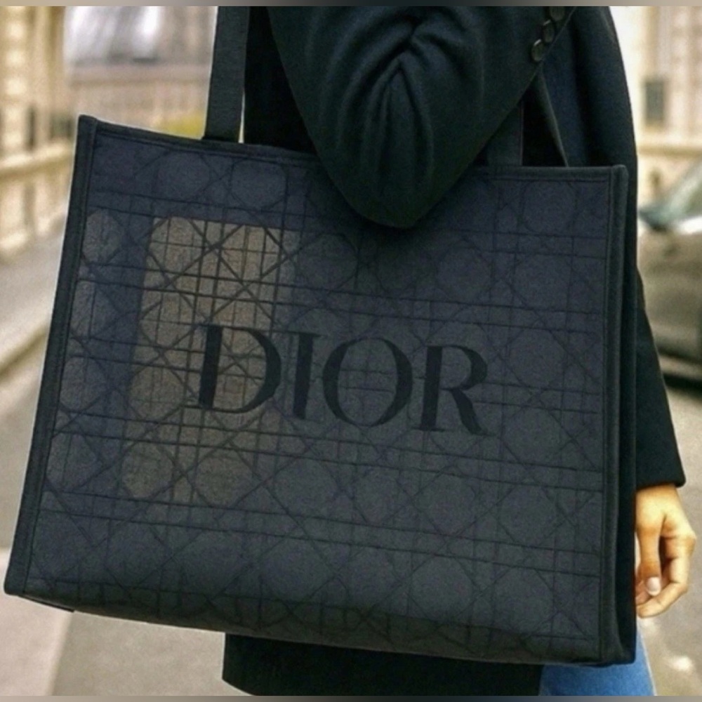 New in Bag Dior Black Double Mesh GWP Tote & Pouch Set Velour Dior & Handles - Picture 6 of 11